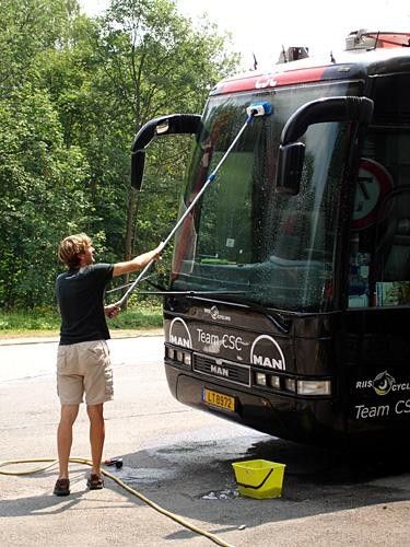 Bus driver Danny cleaning his rig before the day-trip to Francorchamps