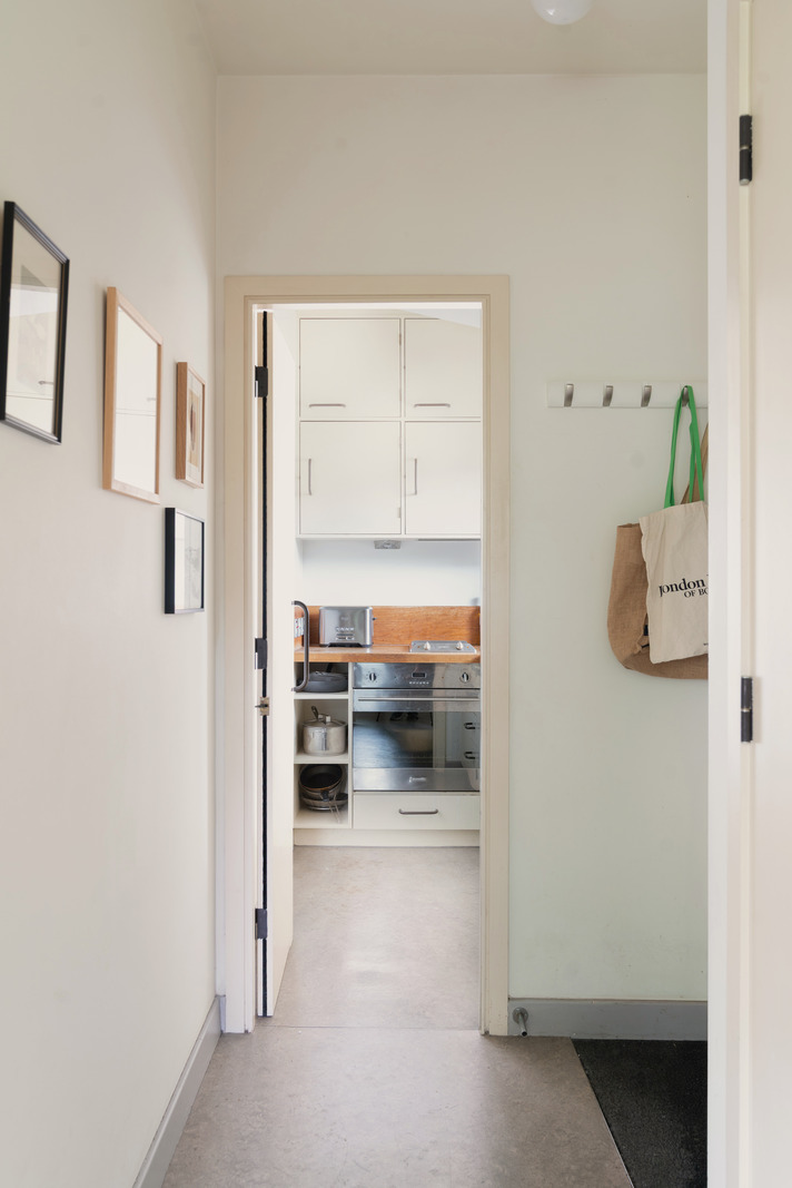 Isokon Building apartment for sale