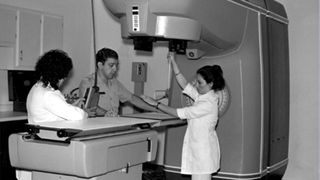 Therac radiation therapy machine