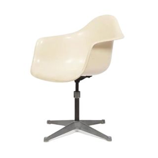 classic white eames office chair with chrome legs