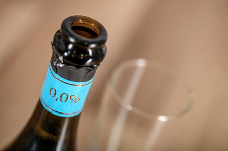 nolo drinks, zero alcohol wine bottle 