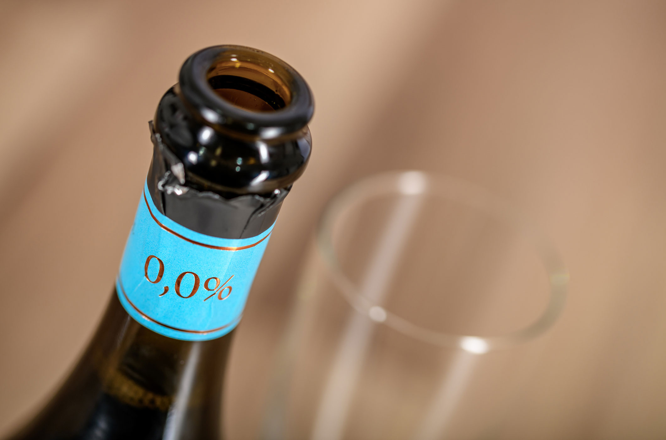 nolo drinks, zero alcohol wine bottle 