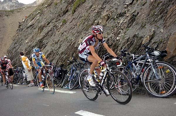 Fr&auml;nk Schleck (Team CSC) struggling up the barren hills of the Galibier.