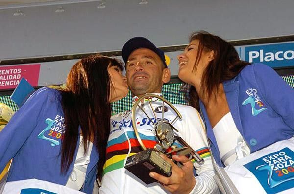 Time for the kisses for Paolo Bettini.