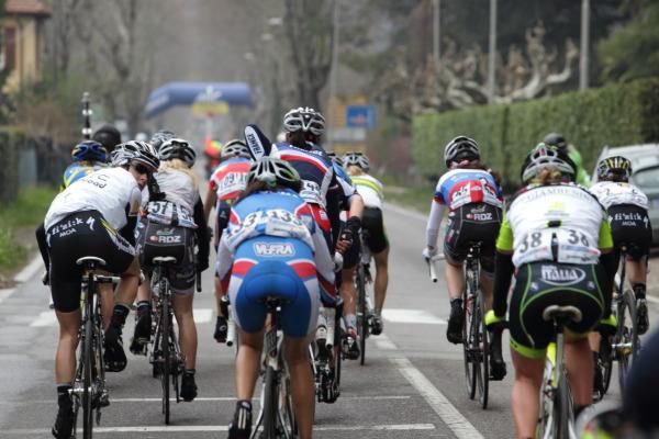 Approaching the 18km to go point, a kilometre before the beginning of the final lap