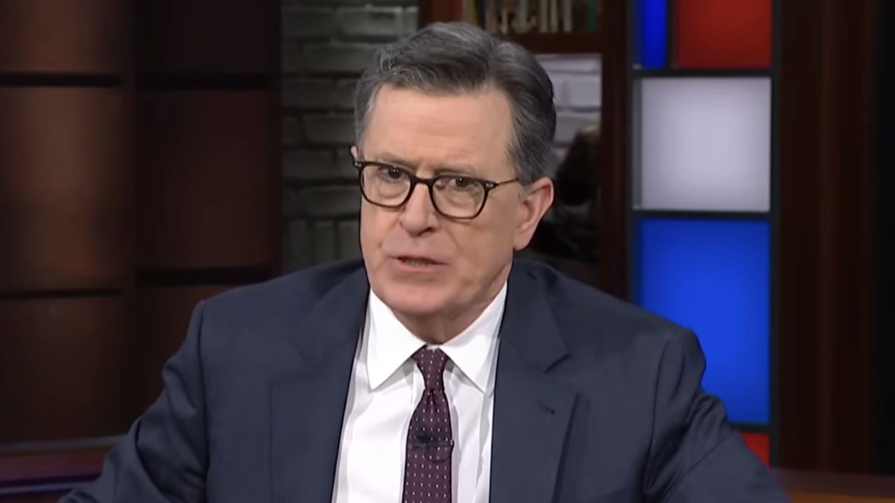 Stephen Colbert kan geen groot interview uitzenden in dezelfde tijd die door de FCC wordt gepusht, en blijft niet stil