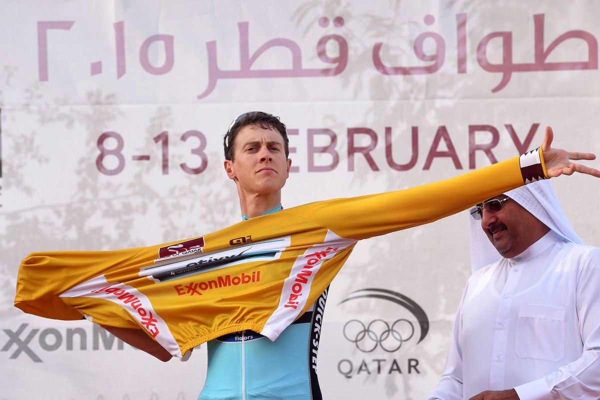 Niki Terpstra (Etixx-QuickStep) stretches the gold leader's jersey but his lead was cut to six seconds
