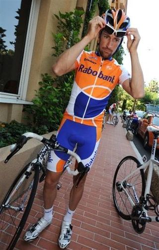 Giro d'Italia champion Denis Menchov (Rabobank) prepares for a ride outside his team hotel.