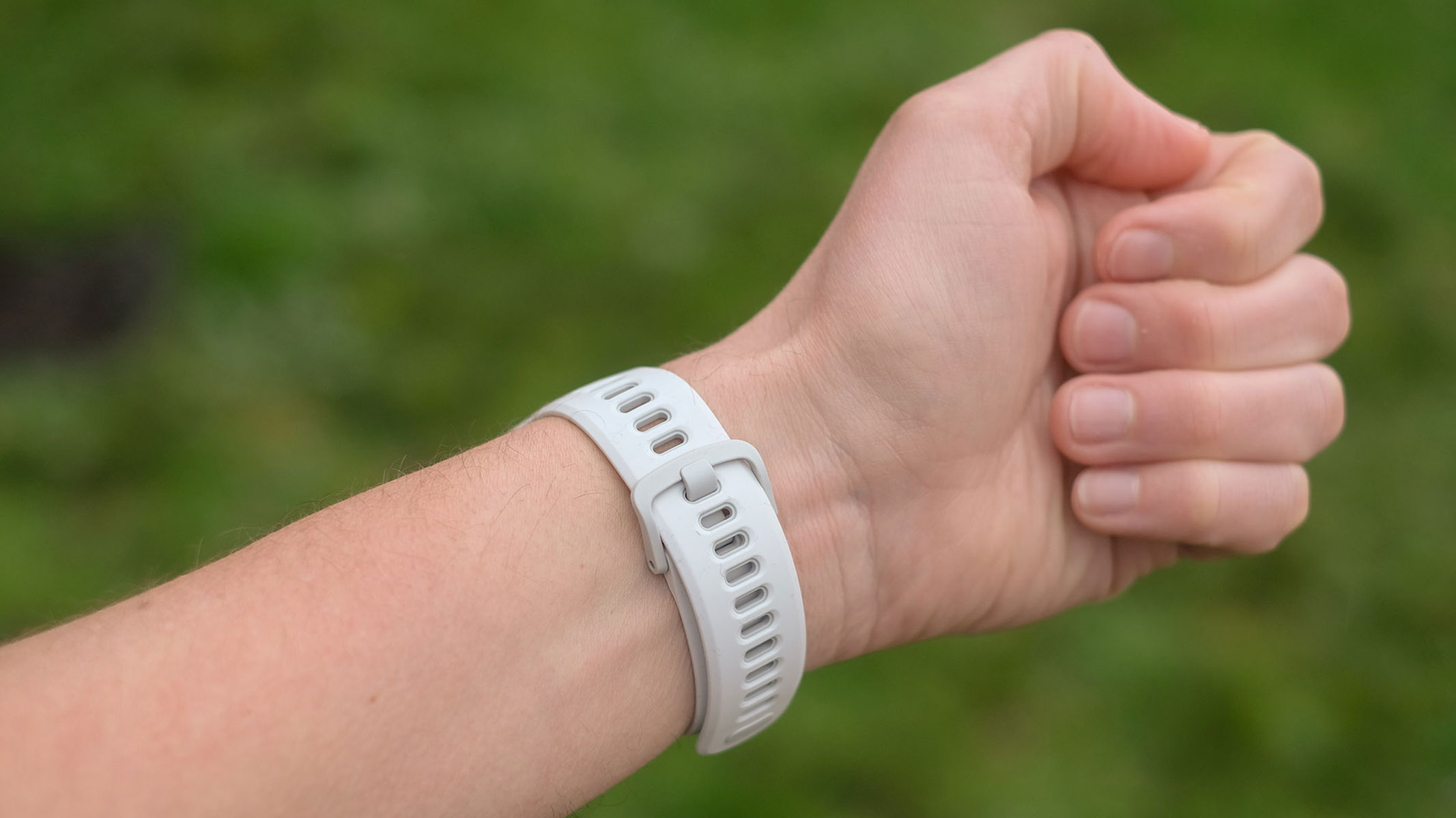 A close-up picture of the strap in the Coros Pace 4 watch