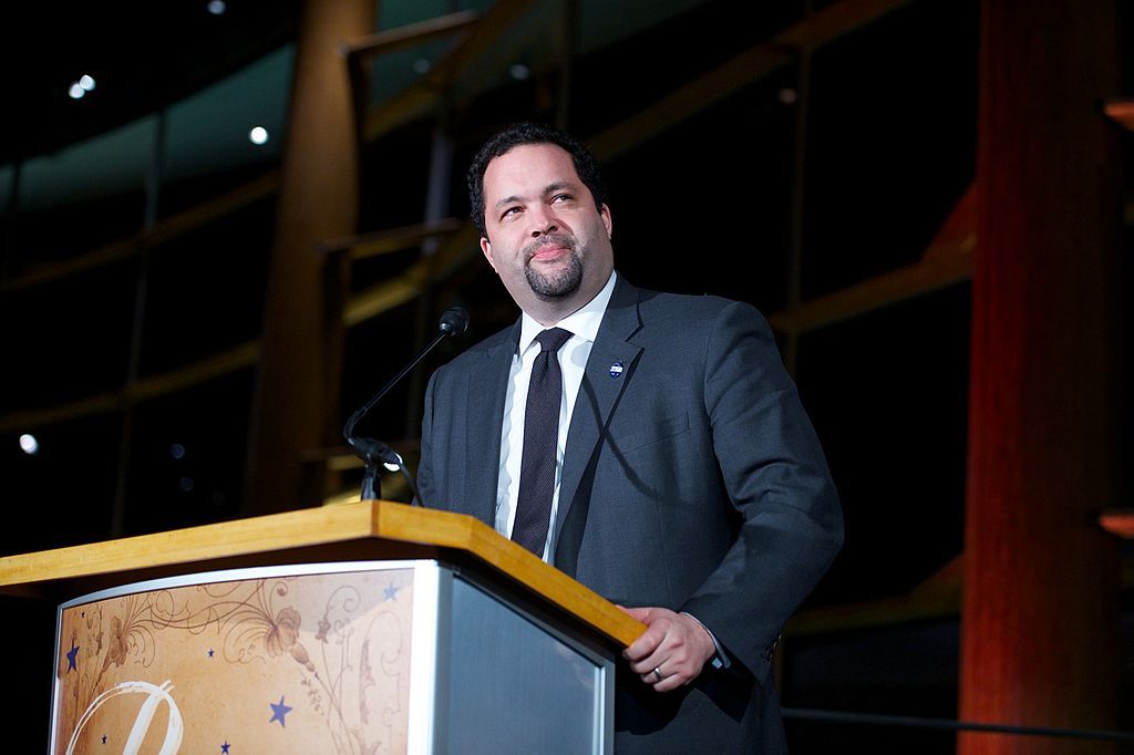 Benjamin Jealous announces his support for Bernie Sanders. 