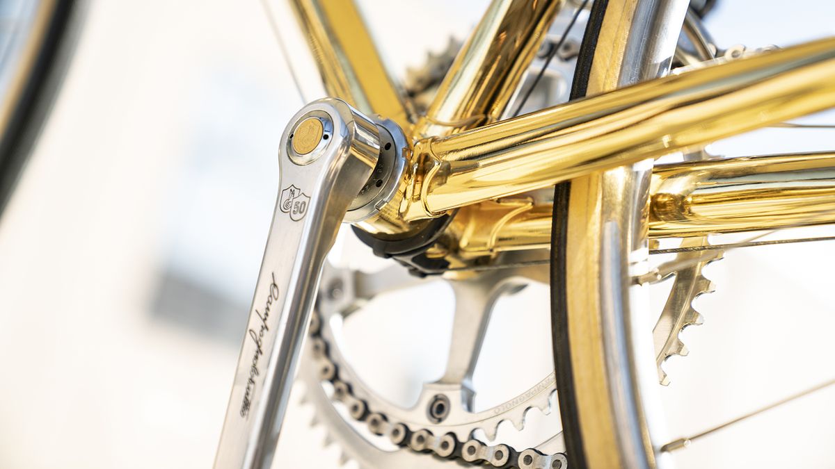 A look at the bottom bracket area