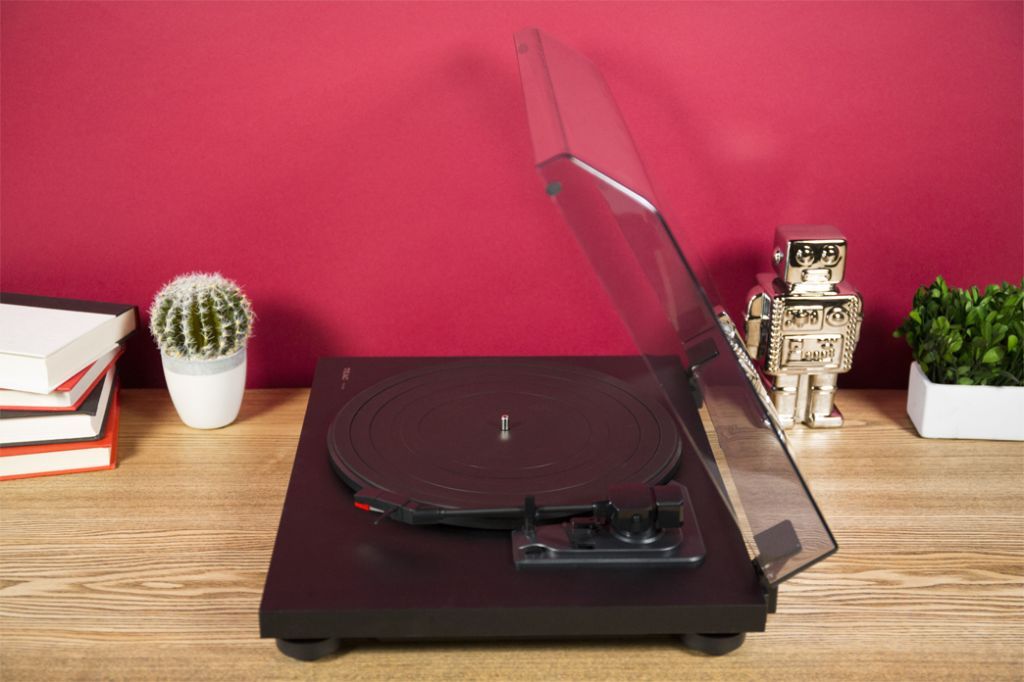The TN100 has a full-size plastic platter.