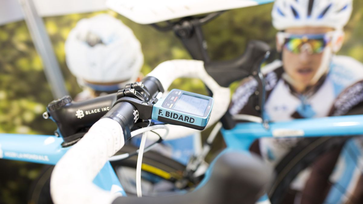 AG2R-La Mondiale has custom anodized SRM PC8's too, but they are baby blue to match the Factor O2 Frames