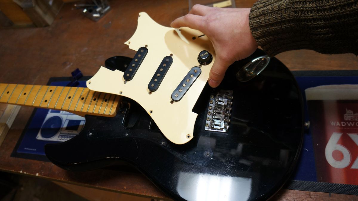 How to mod your Strat to sound like a Tele with a 7-way circuit