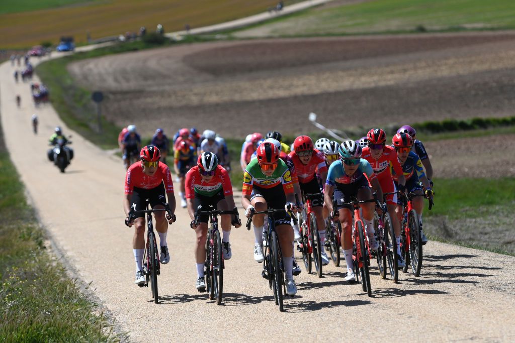 SIGUENZA SPAIN MAY 04 LR Marlen Reusser of Switzerland Blanka Vas of Hungary and Team SD Worx Protime Elisa Longo Borghini of Italy and Team Lidl Trek Alison Jackson of Canada and Team EF EducationCannondale Ricarda Bauernfeind of Germany and Team CanyonSRAM Racing Demi Vollering of The Netherlands and Team SD Worx Protime Red Leader Jersey and Amanda Spratt of Australia and Team Lidl Trek compete in the breakaway during the 10th La Vuelta Femenina 2024 Stage 7 a 1386km stage from San Esteban de Gormaz to Siguenza 1030m UCIWT on May 04 2024 in Siguenza Spain Photo by Alex BroadwayGetty Images