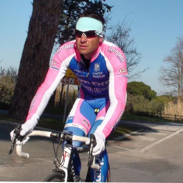 Petacchi trains in the Tuscan sun