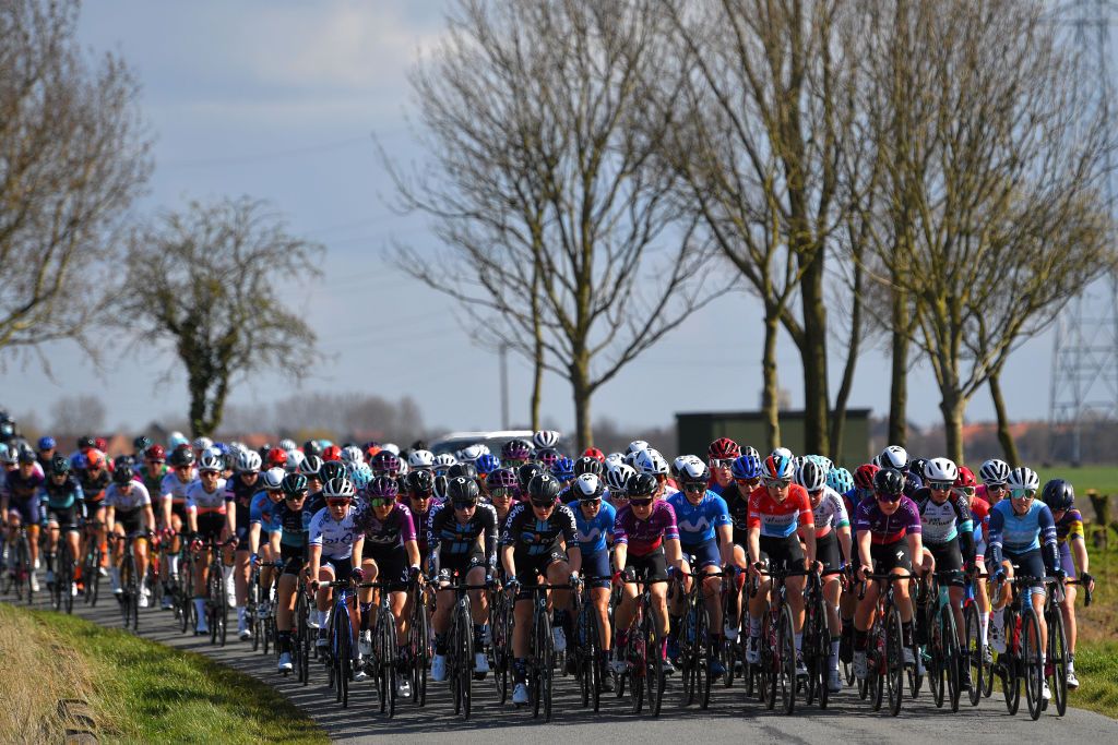 www.cyclingnews.com