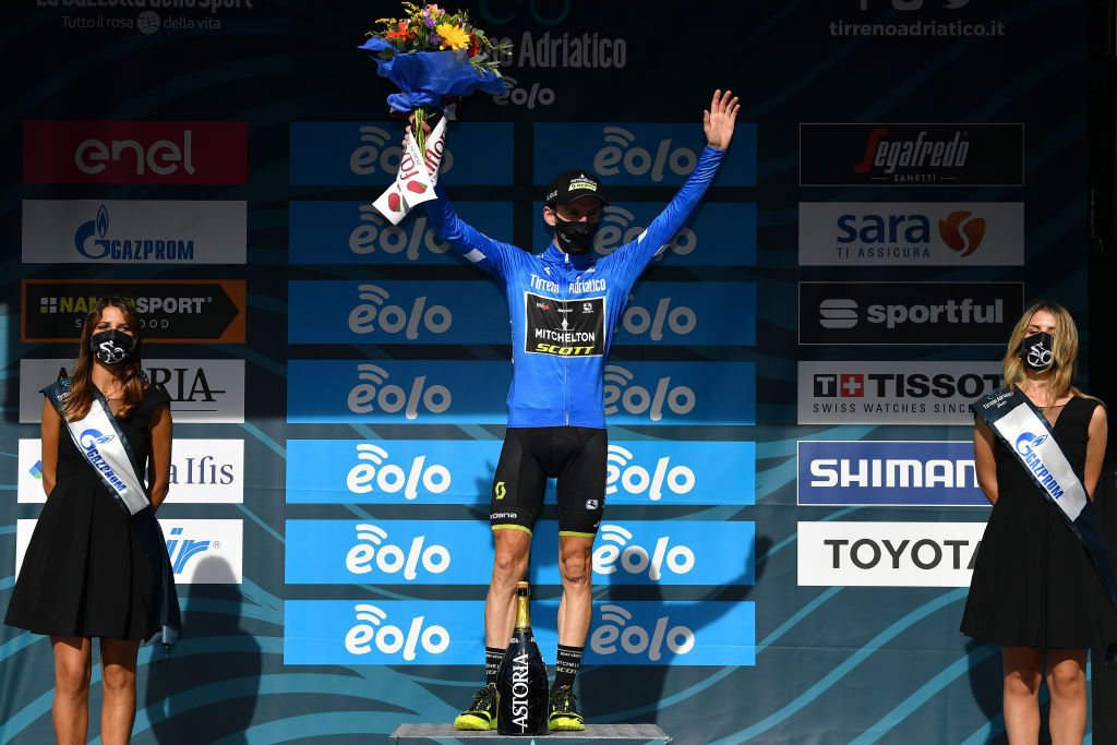 SARNANO ITALY SEPTEMBER 11 Podium Simon Yates of The United Kingdom and Team MitcheltonScott Blue Leader Jersey Celebration during the 55th TirrenoAdriatico 2020 Stage 5 a 202km stage from Norcia to SarnanoSassotetto 1335m TirrenAdriatico on September 11 2020 in Sarnano Italy Photo by Justin SetterfieldGetty Images