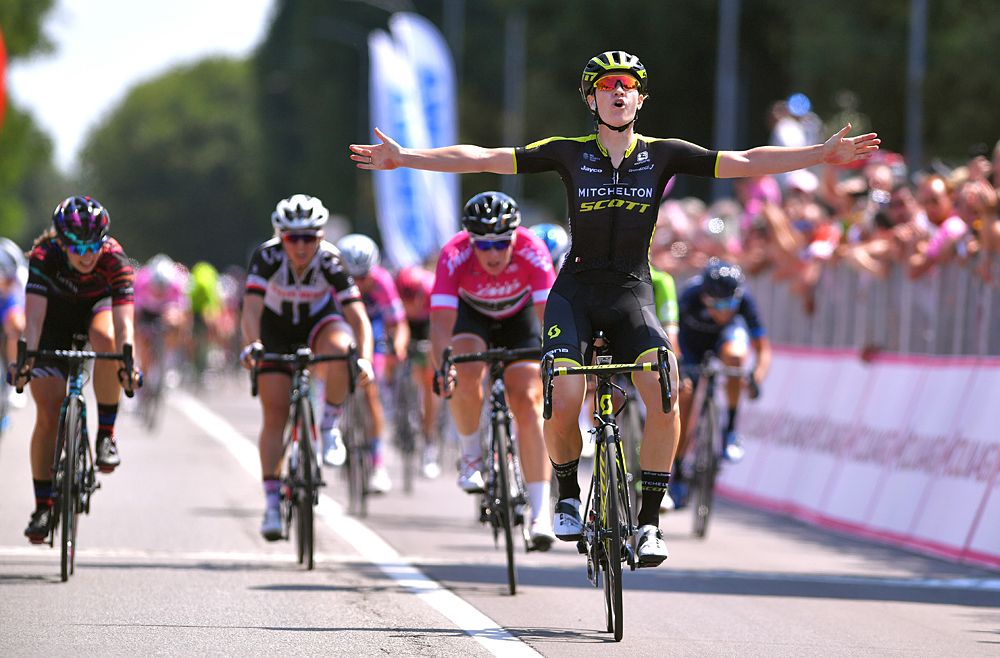 Jolien D'hoore (Mitchelton-Scott) wins stage 3 at the 2018 Giro Rosa