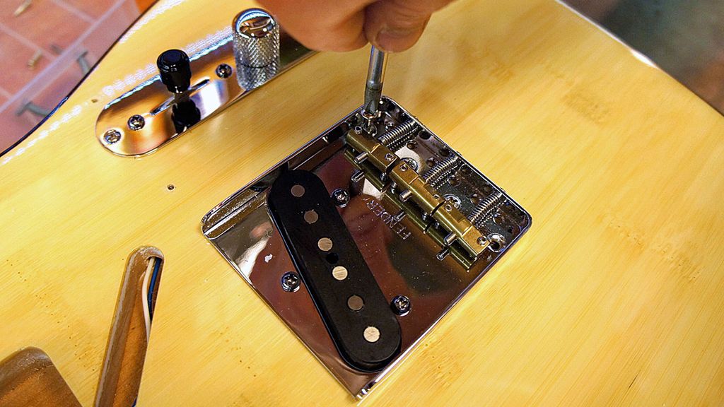 How to change a guitar pickup