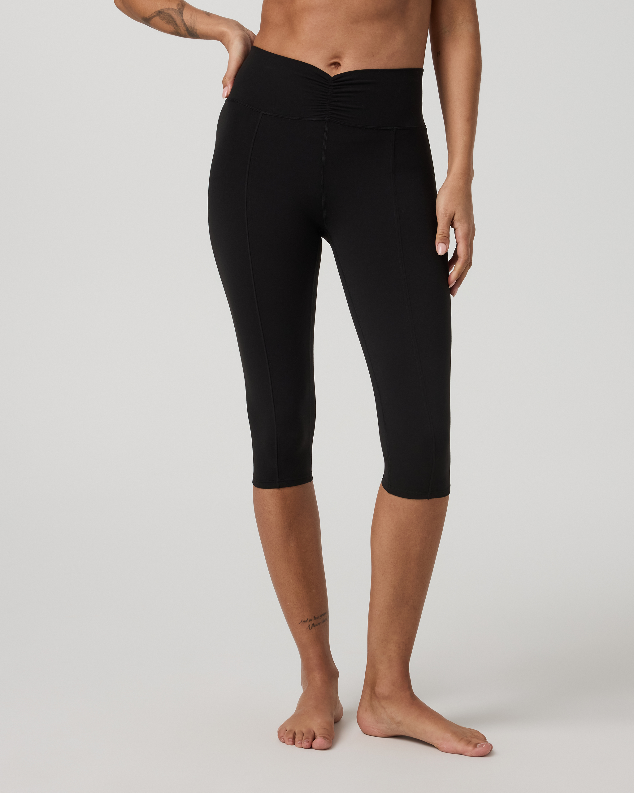 Vuori Allthefeels&amp;trade; Shirred Crop - Black - Xxs