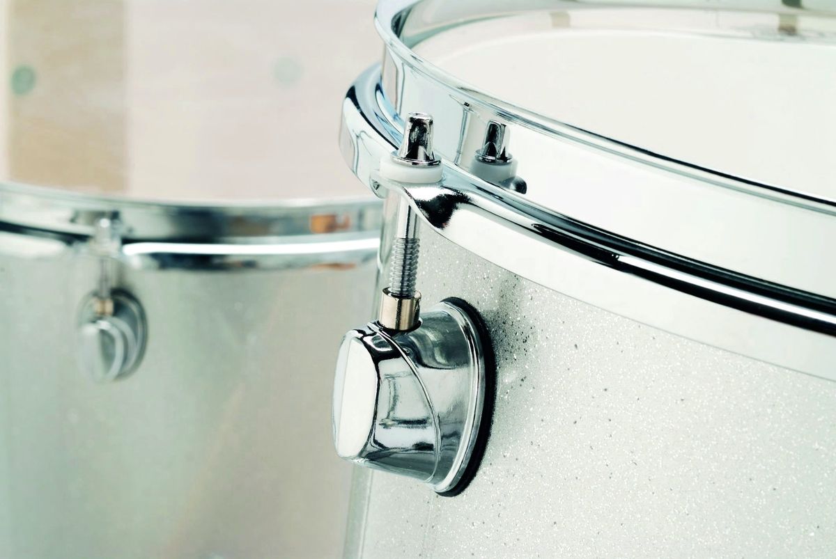 To tom and floor tom are far more closely matched in sound than their dimensions might suggest