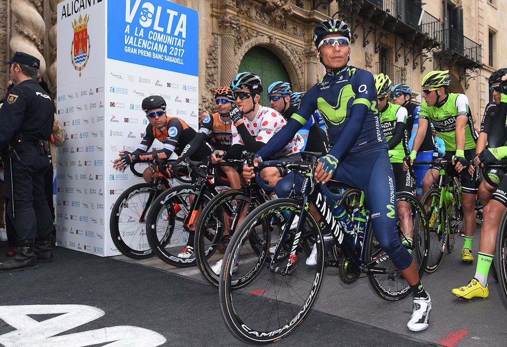 Nairo Quintana prepares for the start of stage 2 in Valencia