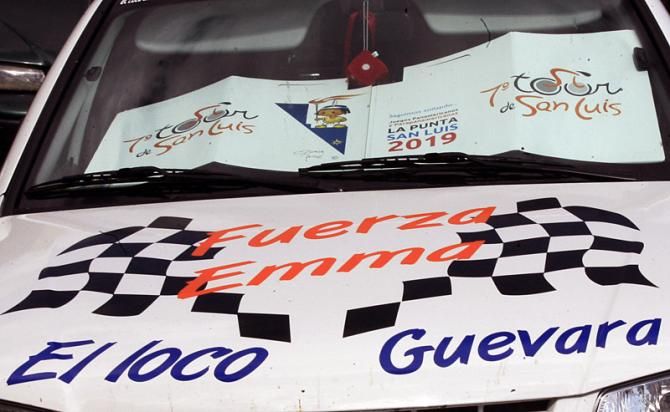 An ardent fan of local hero Emmanuel Guevara (San Luis Somos Todos)
