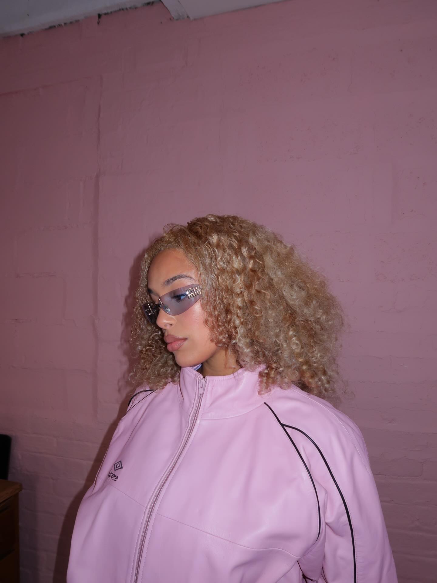 Jorja Smith with mid-length hairstyle