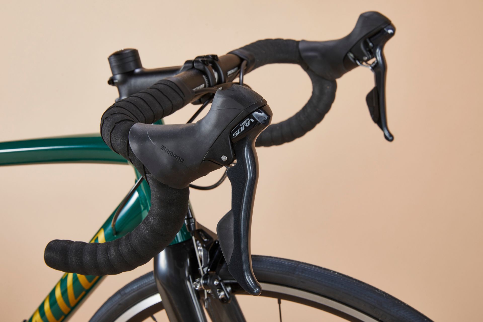 Image shows the Specialized Allez Sport