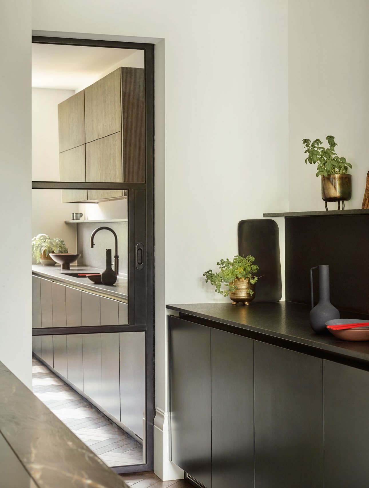 LES12.kitchencase3.111cc