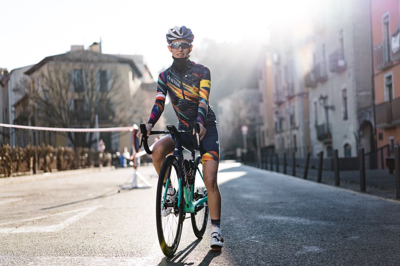 Kasia Niewiadoma in the all-new Canyon-SRAM jersey for 2021