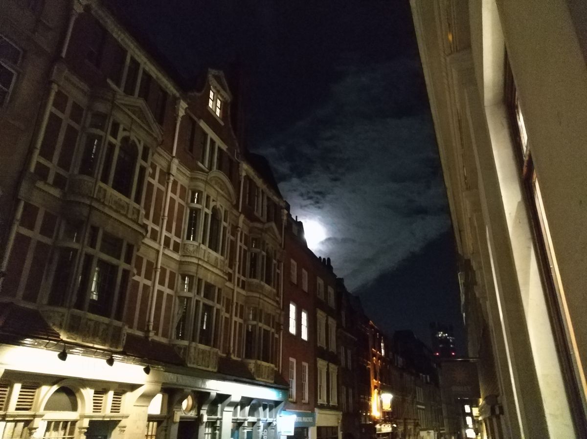 This is probably the best quality night shot we got from the Nova, but it's still a mushy image.