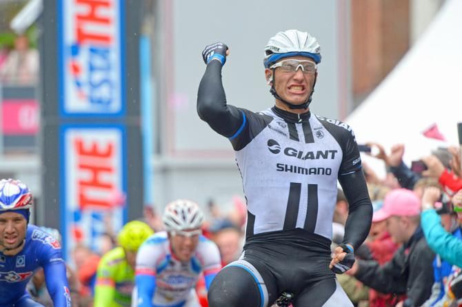 Marcel Kittel (Giant-Shimano) wins the sprint in Belfast