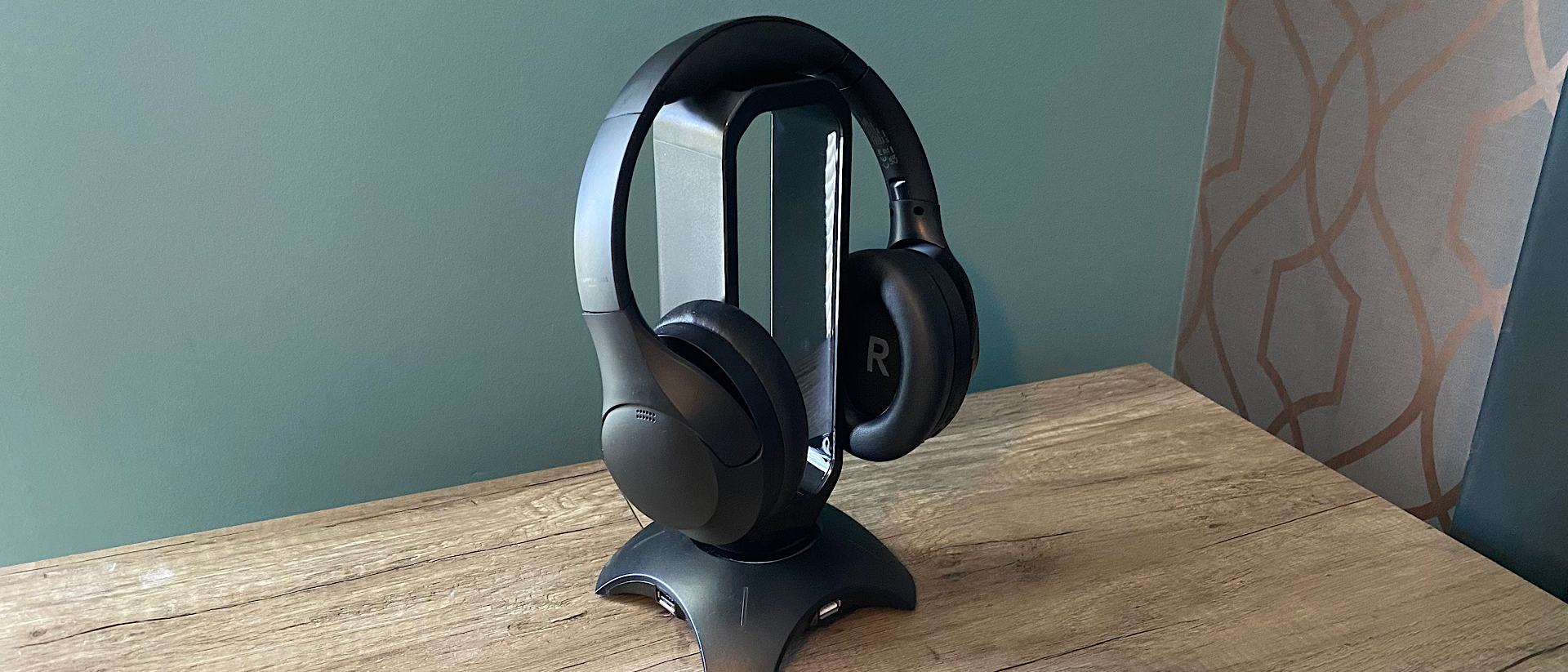 I found that these cheap, comfy headphones mostly overcame their flaws in testing... bar one key area" target="_self" data-before-rewrite-localise="/audio/wireless-headphones/happy-plugs-play-pro-review