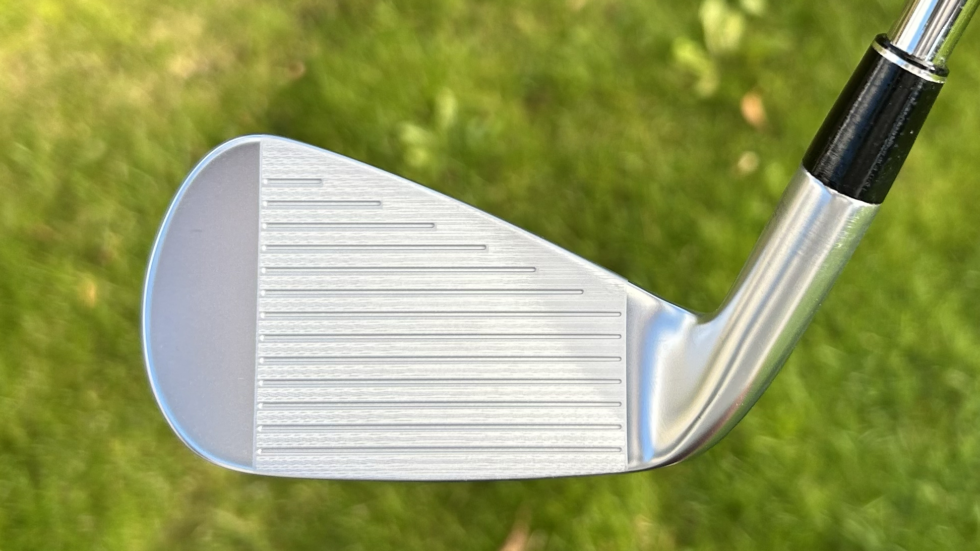 pHOTO OF THE Srixon ZXiR And ZXiR HL Irons