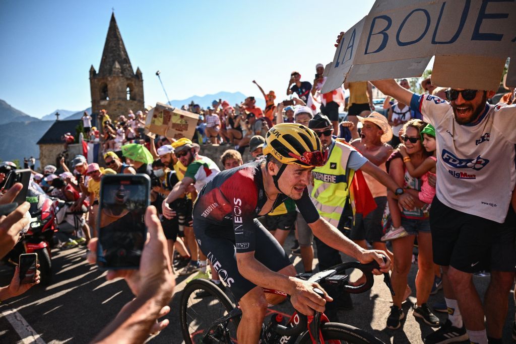 Tom Pidcock racing to victory on L&#039;Alpe d&#039;Huez at the Tour de France