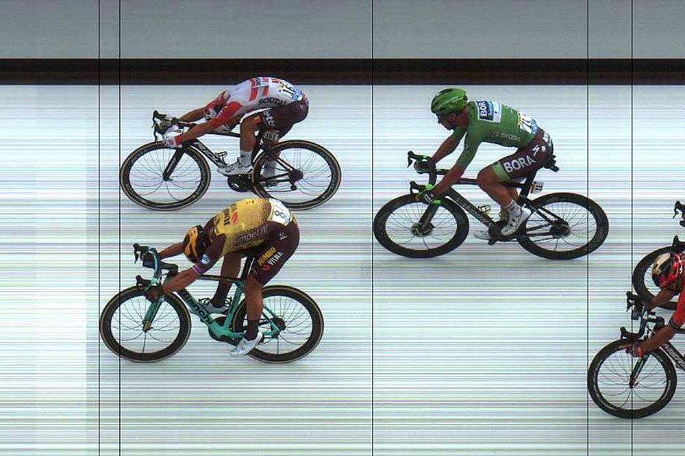 Caleb Ewan (Lotto Soudal) loses stage 7 to Dylan Groenewegen (Jumbo-Visma) at the Tour de France