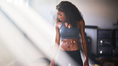 Resistance vs strength training: A woman working out