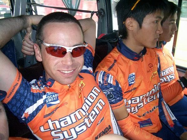Transfer to the Metropole Hotel before the start of the Tour.