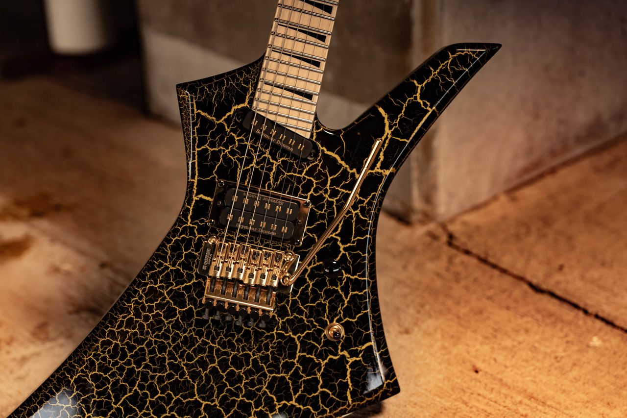 Jackson Pro Plus Series Brandon Elllis Kelly KE7 in Gold Crackle.