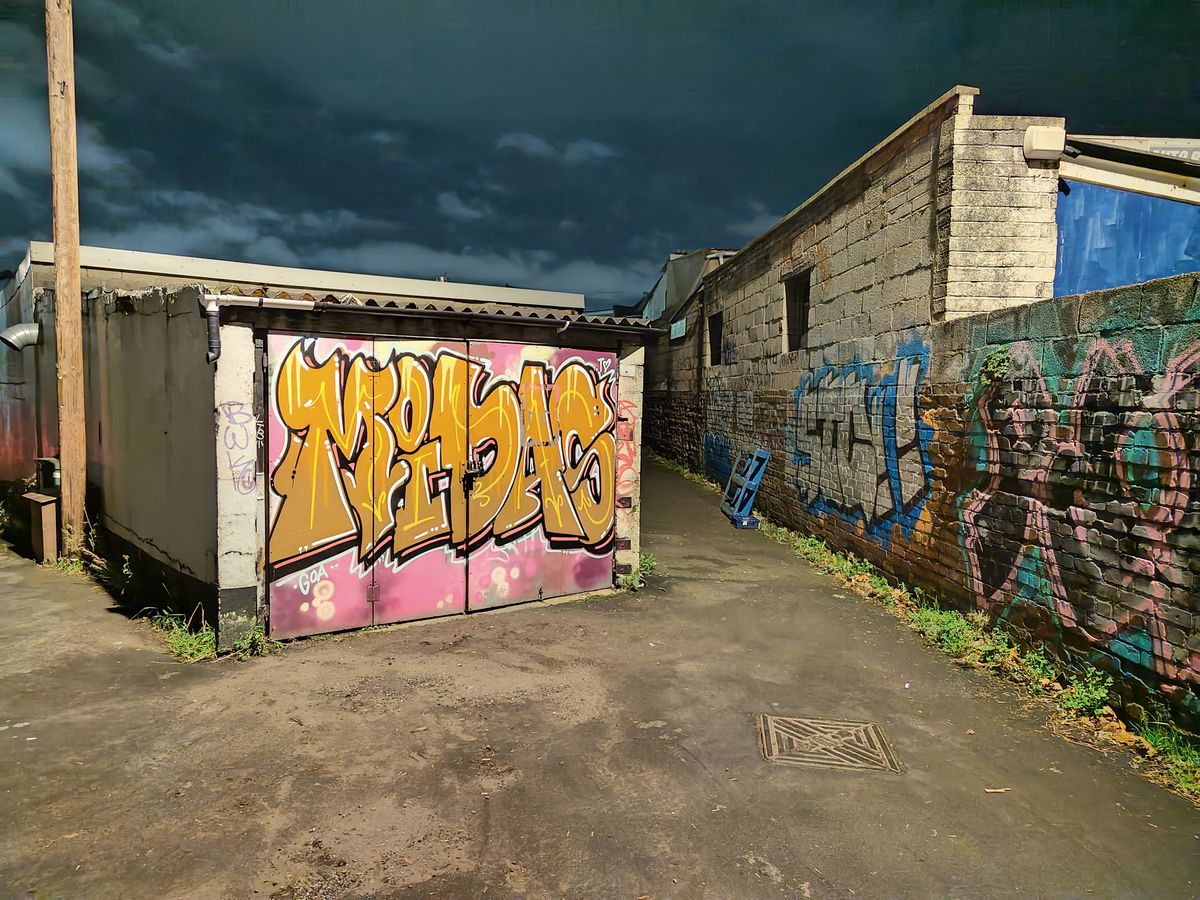Nubia Red Magic 9 Pro camera sample Night mode graffiti
