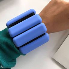 Ankle weights review: Morgan trying the ankle weights at home