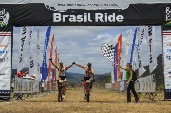 Kohei Yamamoto and Daniel Carneiro win stage 6
