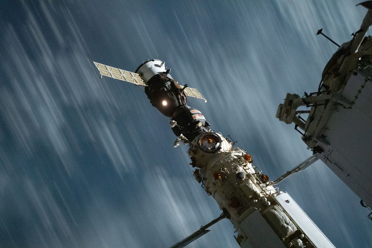 Errant Russian spacecraft's thruster firing tilts the space station by accident ..