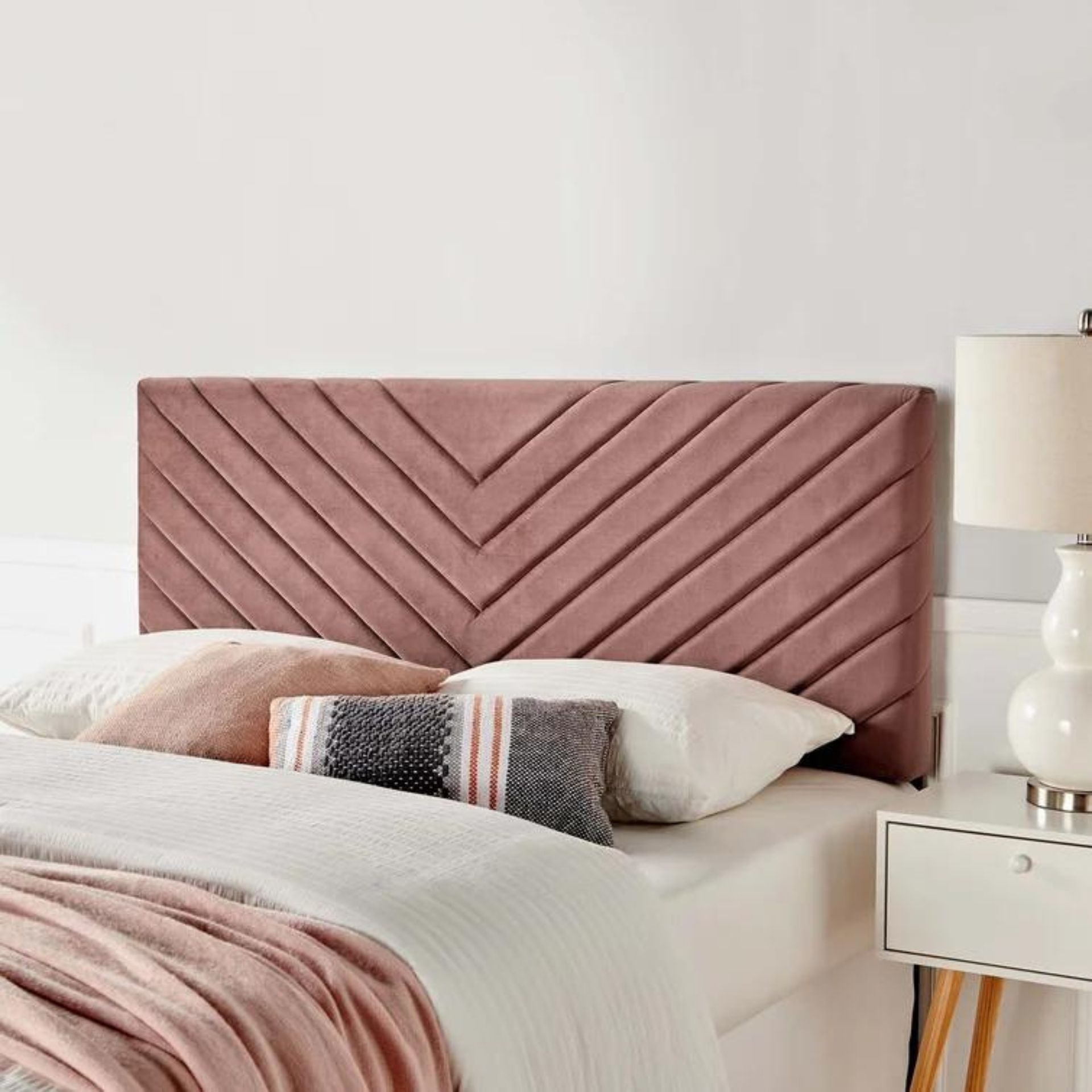 Headboard berlapis kain Everly Quinn Colvard