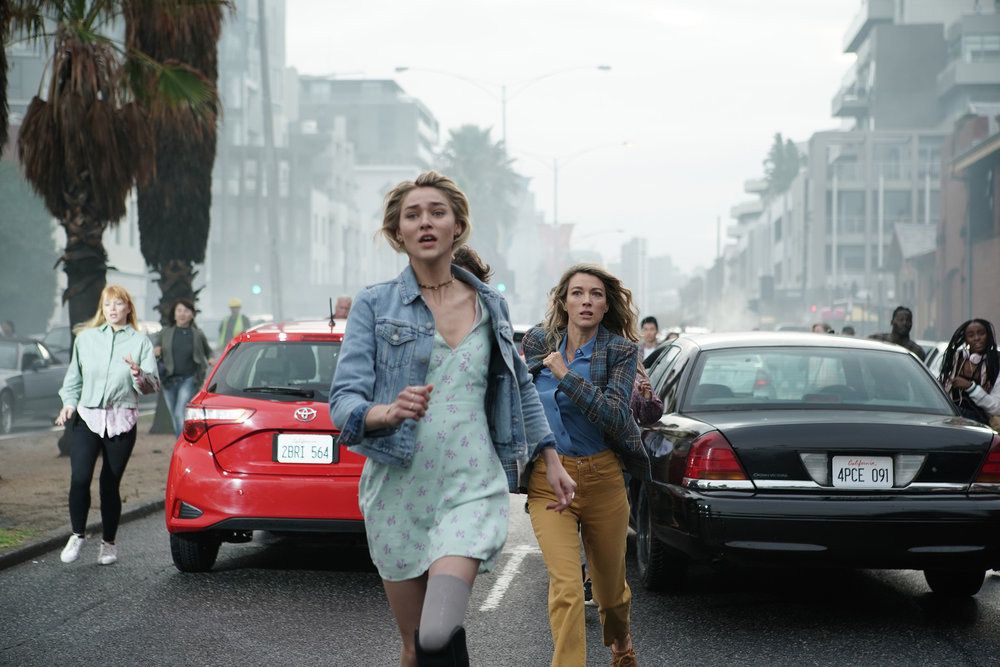 Zyra Gorecki (l.) and Natalie Zea in NBC&#039;s &#039;La Brea.&#039;