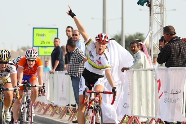 Rasa Leleivyte (Safi-Pasta Zara) claims the stage, about half a wheel ahead of Giorgia Bronzini (Italy) and Chloe Hosking (Columbia - HTC Women).