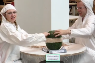 Buzzfeed exploded a watermelon, and attracted 800K+ viewers
