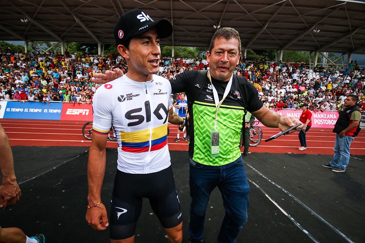 Sergio Henao was in demand at the presentation of Colombia Oro y Paz.